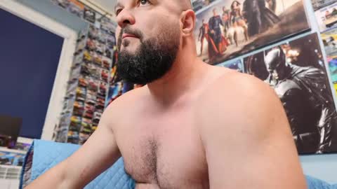 Snapshot of muscular_bear chatting on 04.27.26 Chris online show from 04.27.26