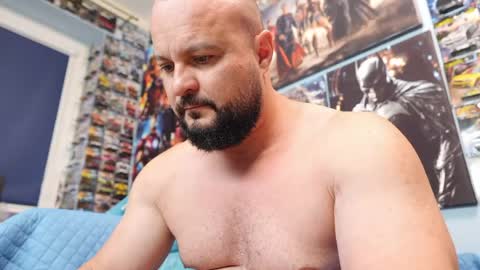 Snapshot of muscular_bear chatting on 05.18.26 Chris online show from 05.18.26