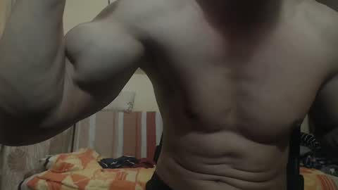 Snapshot of musculargod chatting on 03.04.25 SexyMuscled online show from 03.04.25