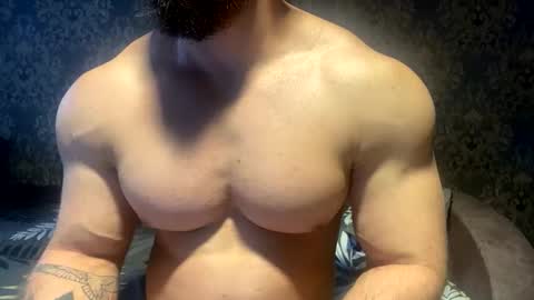 Snapshot of muscularjuggler chatting on 10.06.25 muscularjuggler online show from 10.06.25
