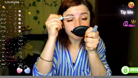 Snapshot of muse_kitty_jenia chatting on 05.27.26 Jenya online show from 05.27.26