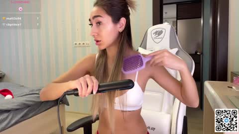 Snapshot of museleks chatting on 12.21.24 Aleksa online show from 12.21.24