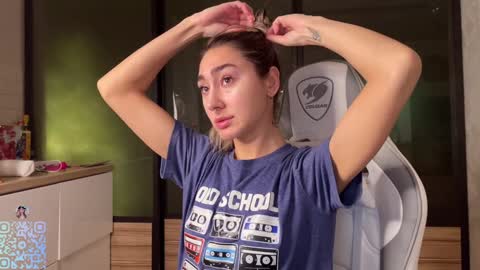 Snapshot of museleks chatting on 02.06.25 Aleksa online show from 02.06.25