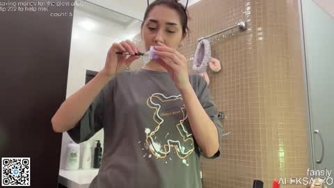 Snapshot of museleks chatting on 09.14.25 Aleksa online show from 09.14.25