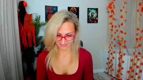 Snapshot of museofstage chatting on 10.23.25 Diana online show from 10.23.25