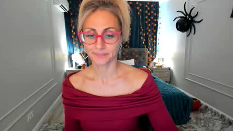 Snapshot of museofstage chatting on 10.24.25 Diana online show from 10.24.25