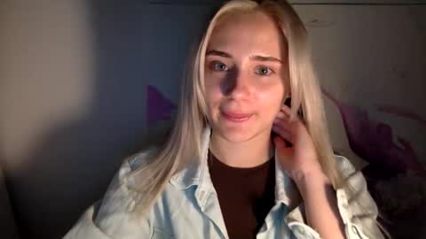 Snapshot of musescorner chatting on 10.15.25 musescorner online show from 10.15.25