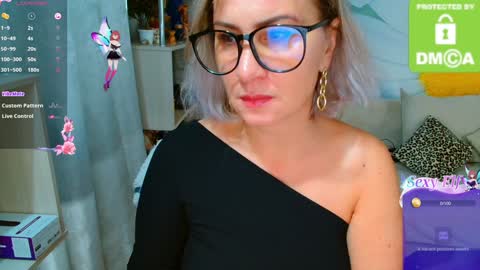 Snapshot of music_fairy chatting on 12.28.24 Lana online show from 12.28.24