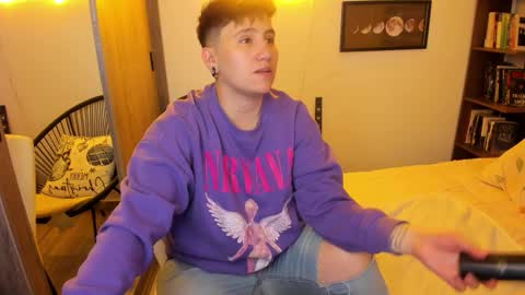 Snapshot of musicayluna chatting on 03.20.26 VALENTINA Luna online show from 03.20.26