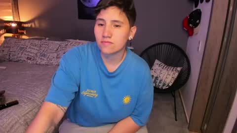Snapshot of musicayluna chatting on 04.15.26 VALENTINA Luna online show from 04.15.26