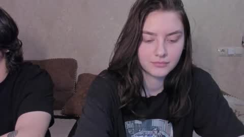 Snapshot of muuur_love chatting on 02.20.26 cute couple online show from 02.20.26