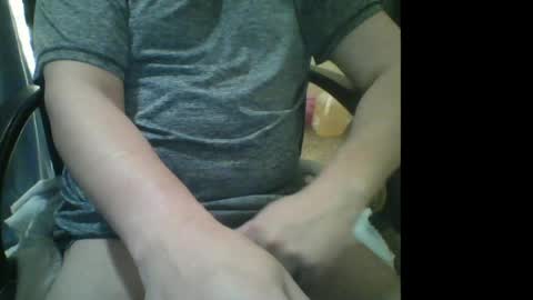 Snapshot of muzicdaddy4200 chatting on 06.01.26 SubDaddy420 online show from 06.01.26