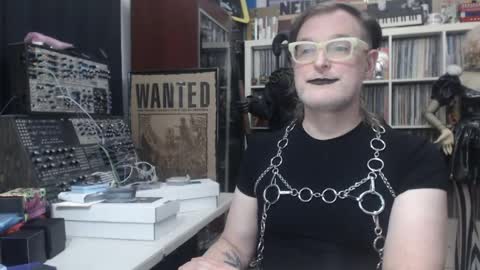Snapshot of muziknerd chatting on 05.16.26 Muziknerd online show from 05.16.26