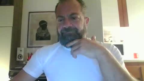 Snapshot of muzungu5 chatting on 11.08.25 muzungu5 online show from 11.08.25