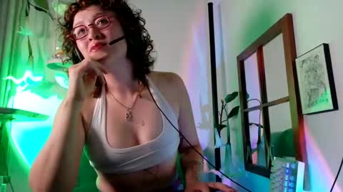 Snapshot of mx_anouk_divine chatting on 05.15.26 Mx. Anouk Divine online show from 05.15.26