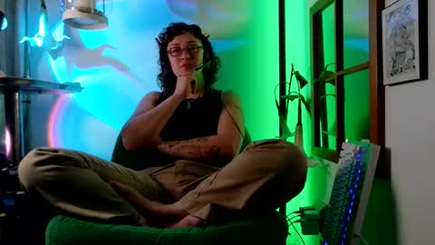Snapshot of mx_anouk_divine chatting on 05.30.26 Mx. Anouk Divine online show from 05.30.26