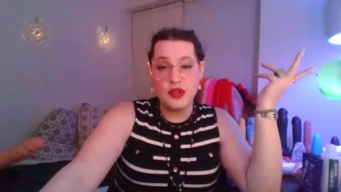 Snapshot of mxsissycharlotte chatting on 05.11.26 Mx Charlotte online show from 05.11.26
