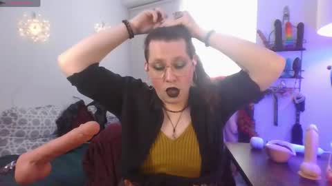 Snapshot of mxsissycharlotte chatting on 05.26.26 Mx Charlotte online show from 05.26.26