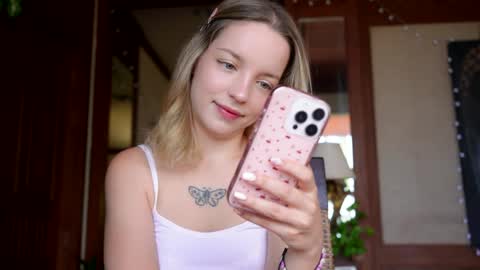 Snapshot of my_mia_ chatting on 04.28.26 MIA I will be here Monday Wednesday Thursday Saturday online show from 04.28.26