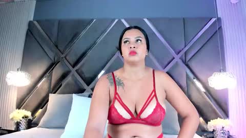 Mariana Evans online show from 10.22.25