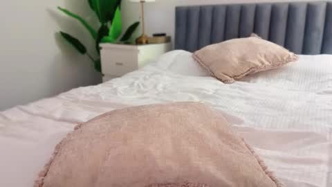 Mya-be Yours P online show from 01.16.26