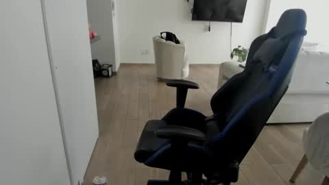 Snapshot of myboss_ chatting on 10.09.25 myboss_ online show from 10.09.25