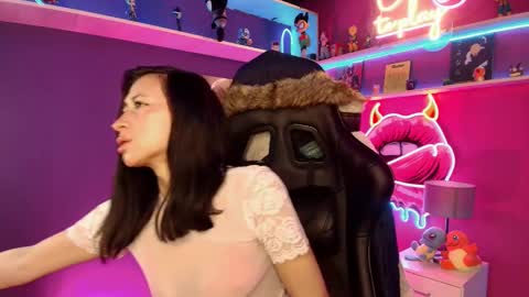 Snapshot of mycutiebabe chatting on 02.12.26 Milly Cute online show from 02.12.26