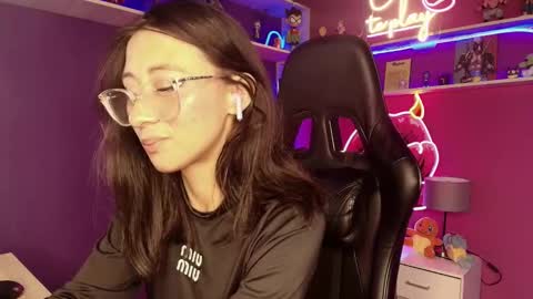 Snapshot of mycutiebabe chatting on 03.03.26 Milly Cute online show from 03.03.26