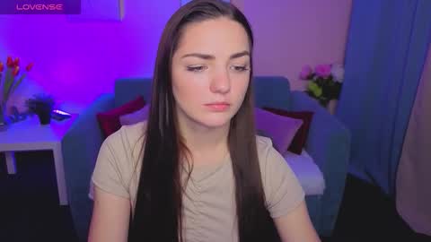 Ella online show from 10.05.25