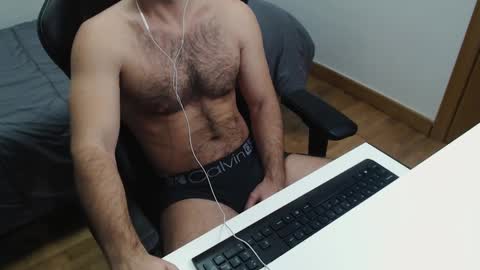 Snapshot of myhairymacho chatting on 01.07.25 Juan  OF  myhairymacho online show from 01.07.25