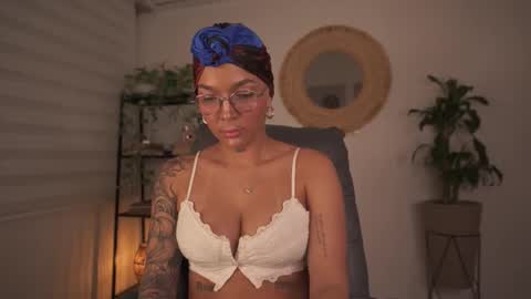 jacke BUNNY online show from 01.17.26