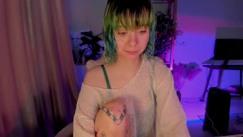 MylaFlores online show from 09.11.25