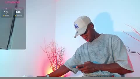 Mylo Wallace  online show from 12.11.24