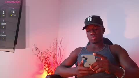 Mylo Wallace  online show from 01.20.25