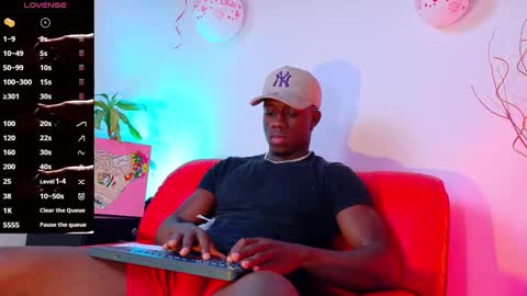 Mylo Wallace  online show from 02.22.25