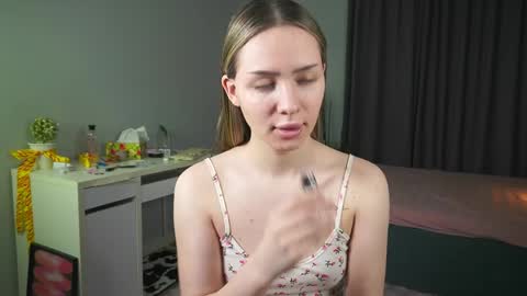 Tori online show from 03.28.26