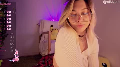 mynameisnikki_ online show from 01.10.26