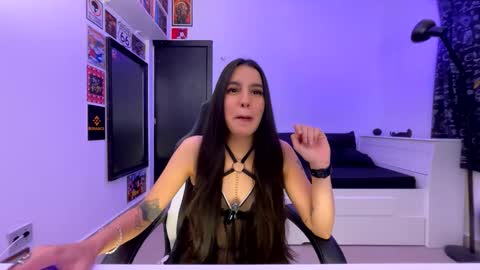 Snapshot of myonlyhell chatting on 10.13.25 myonlyhell online show from 10.13.25