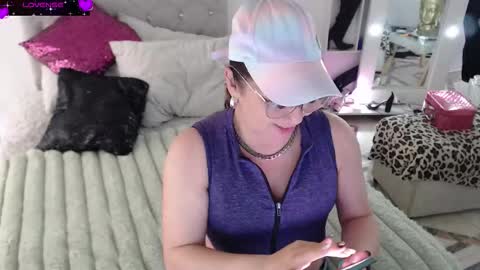 Snapshot of myrnasexxx chatting on 03.08.26 Myrna Sessions online show from 03.08.26