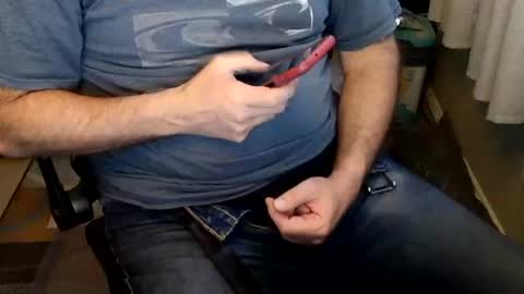 Just hanging out - No pressure online show from 04.18.26