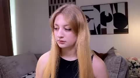 Snapshot of mysmila chatting on 06.22.26 mysmila online show from 06.22.26