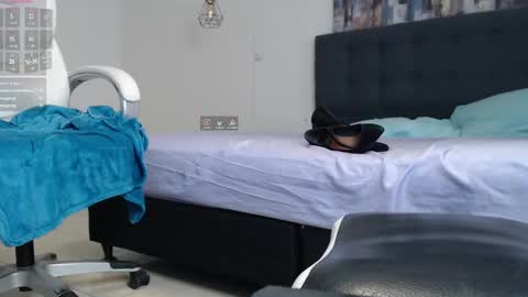 Snapshot of mysterious_girl42 chatting on 01.14.25 No Name online show from 01.14.25