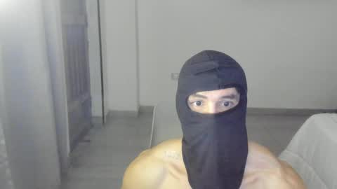Snapshot of mysterious_muscles chatting on 04.16.26 mysterious_muscles online show from 04.16.26