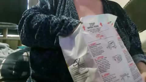 Snapshot of mysteriouswoman18 chatting on 10.04.25 mysteriouswoman18 online show from 10.04.25