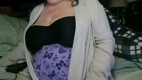 Snapshot of mysteriouswoman18 chatting on 10.18.25 mysteriouswoman18 online show from 10.18.25