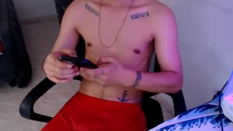 Snapshot of mysteryboy_thin16 chatting on 03.01.25 mysteryboy_thin16 online show from 03.01.25