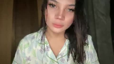 UR GIRL NEXTDOOR online show from 01.13.26