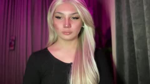 Snapshot of mysteryman_xxx chatting on 05.07.26 UR GIRL NEXTDOOR online show from 05.07.26