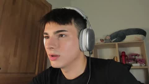 Evan Brown online show from 11.04.25