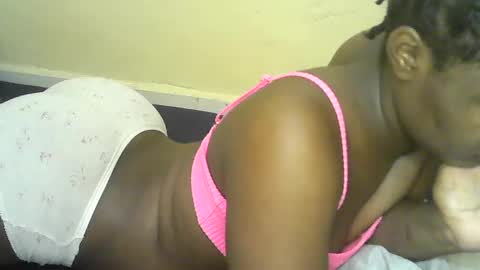 Snapshot of mystic_linna chatting on 06.27.26 mystic_linna online show from 06.27.26